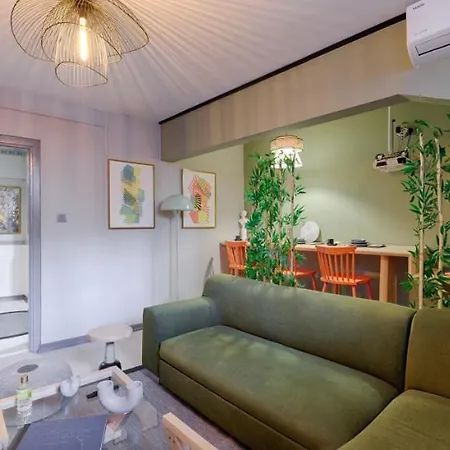 Artful W/projector In Beyoglu, Cihangir Apartment Istanbul